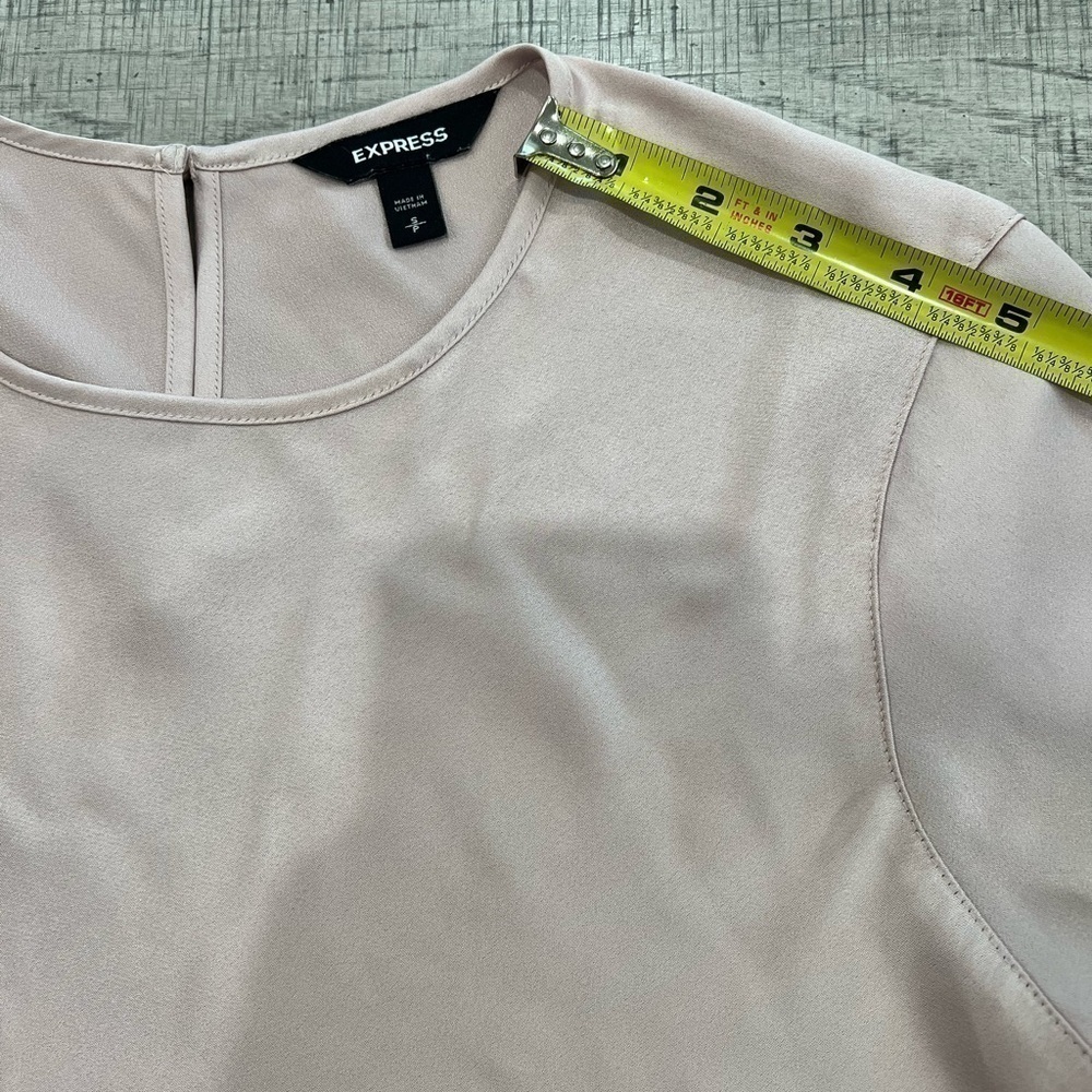 Express Blush Pink Silk Like Short Sleeve Blouse Size Small - Picture 10 of 13
